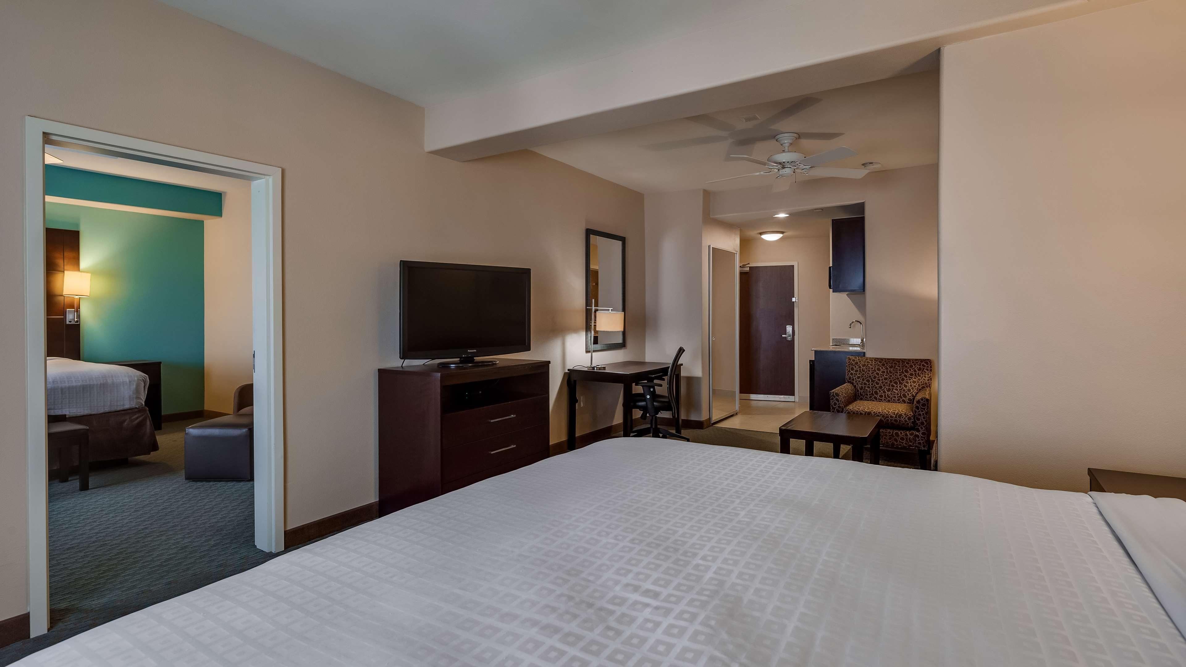 Best Western Plus Midland Suites Buitenkant foto
