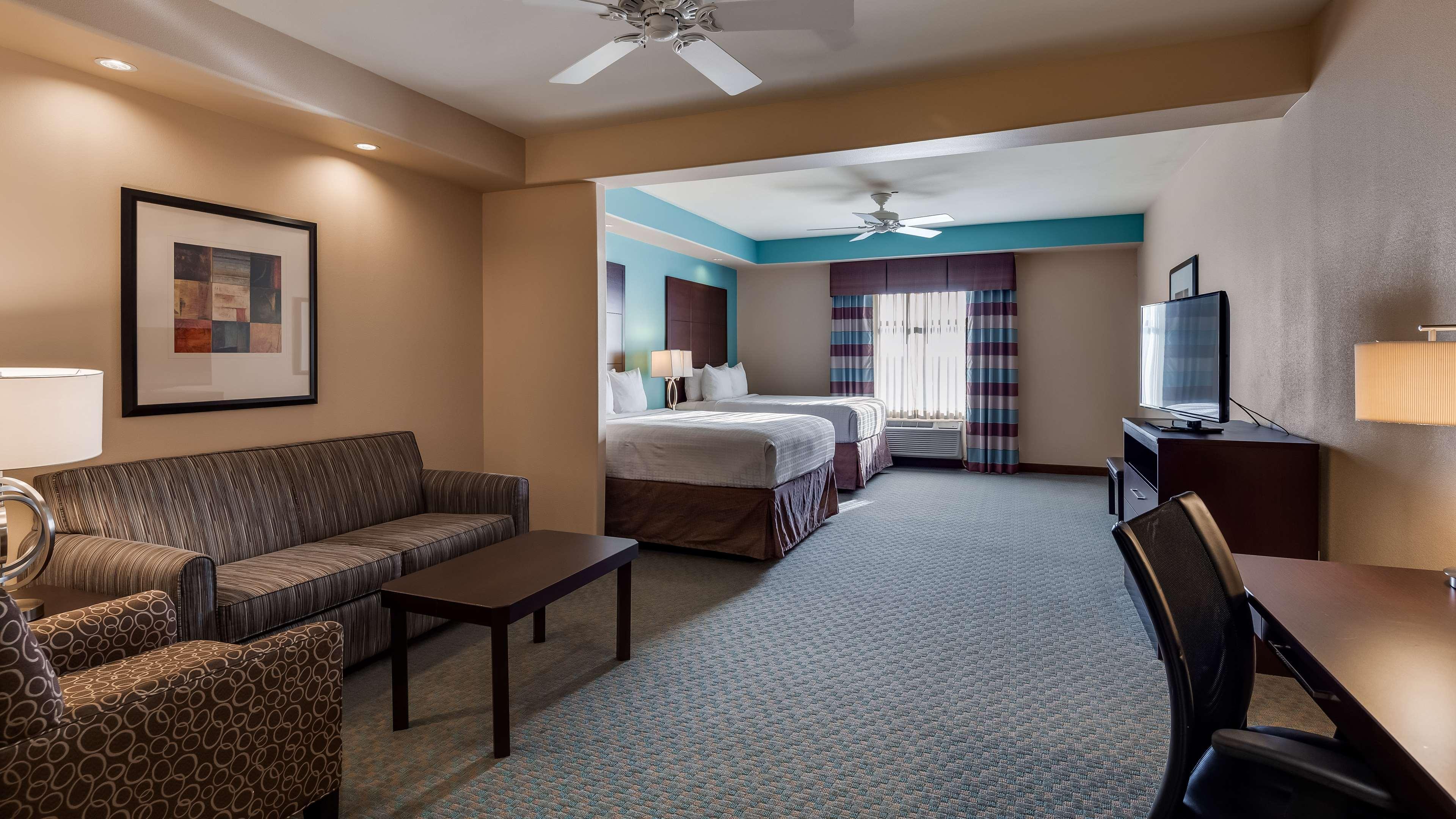 Best Western Plus Midland Suites Buitenkant foto
