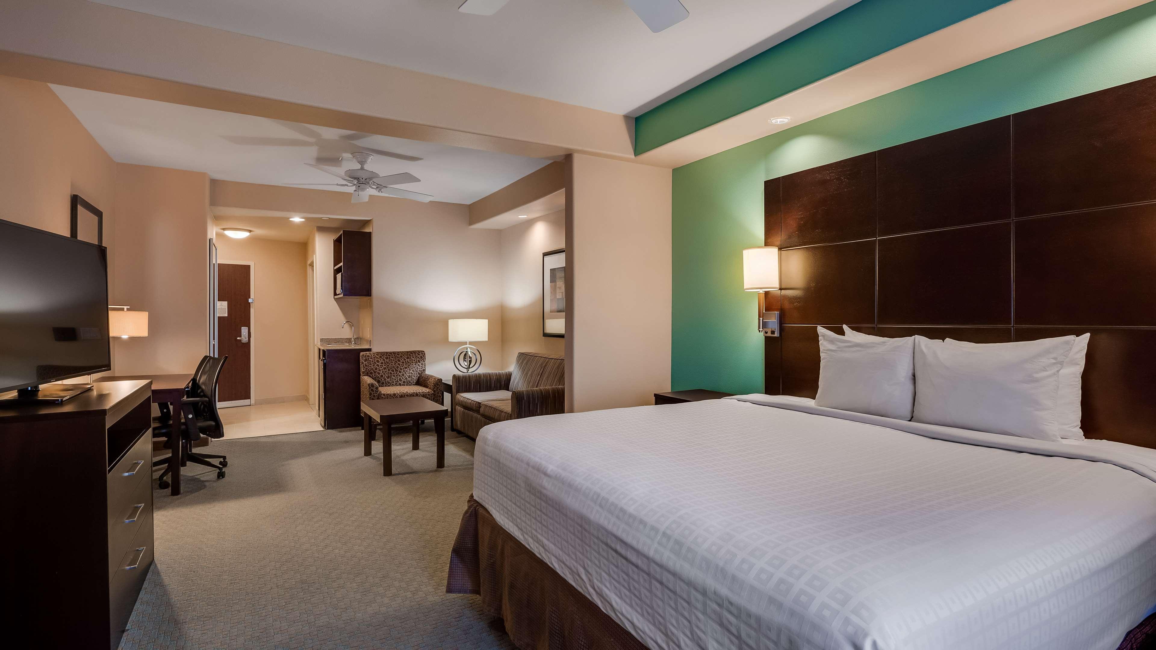 Best Western Plus Midland Suites Buitenkant foto