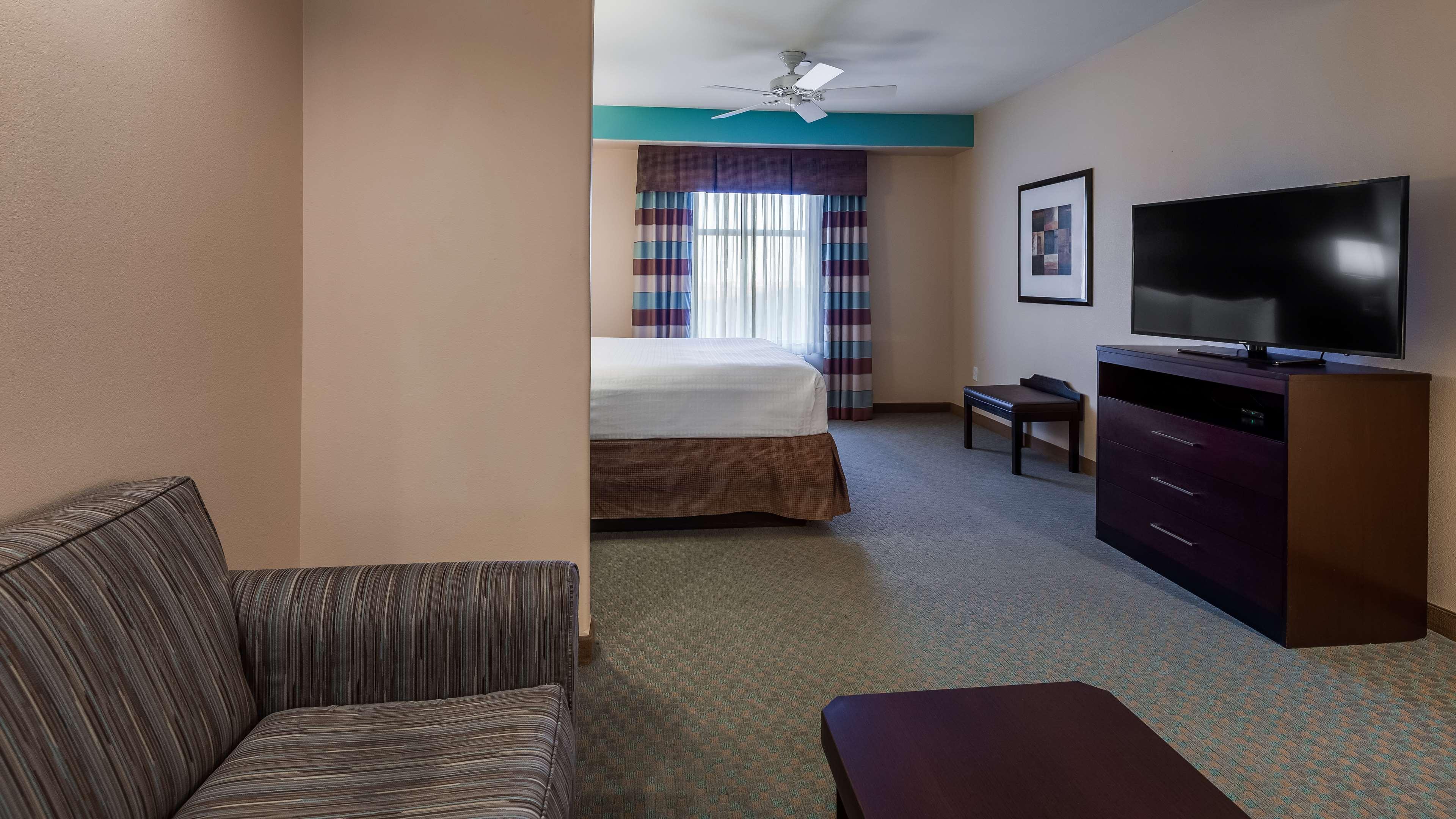 Best Western Plus Midland Suites Buitenkant foto