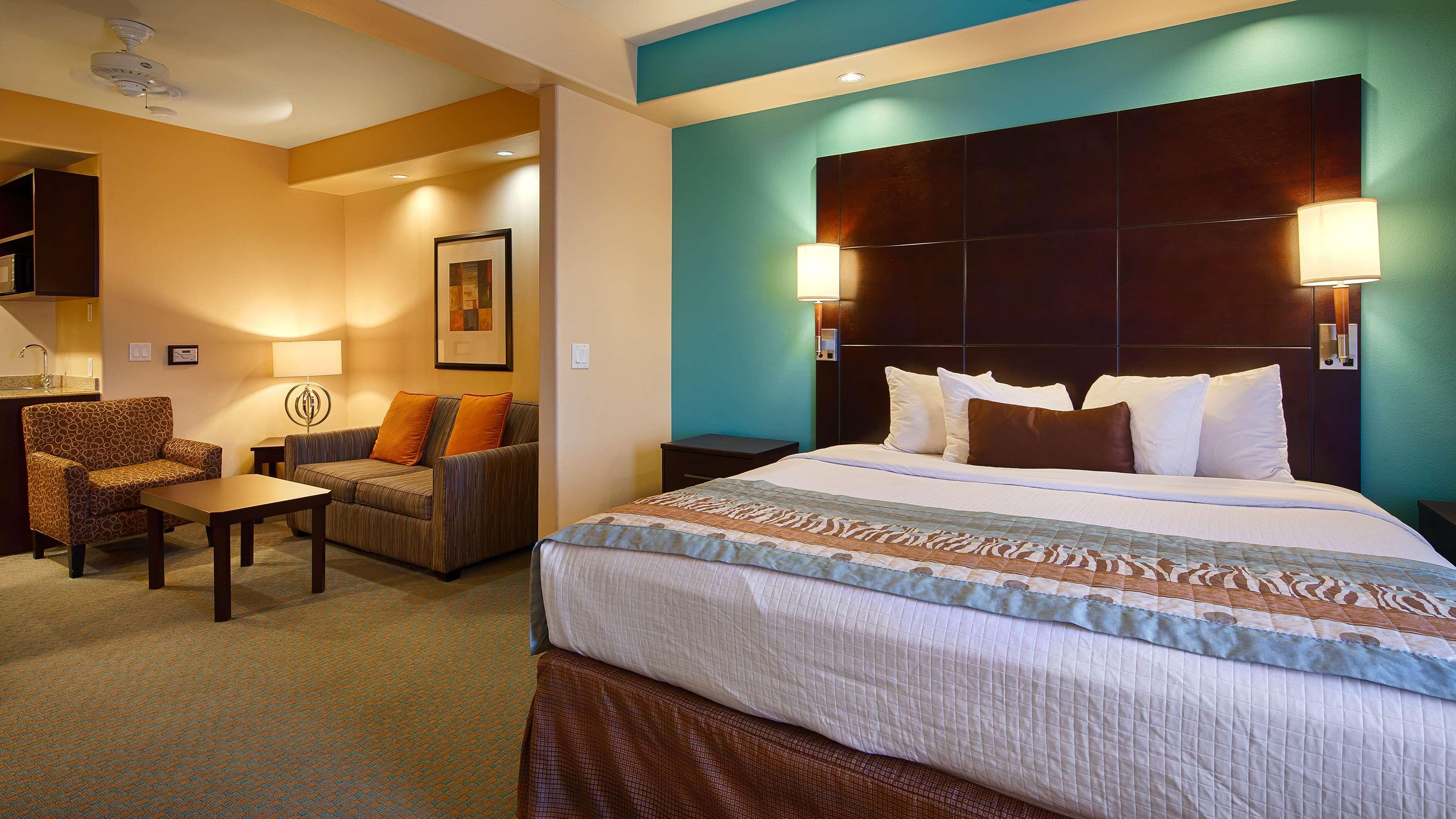 Best Western Plus Midland Suites Buitenkant foto