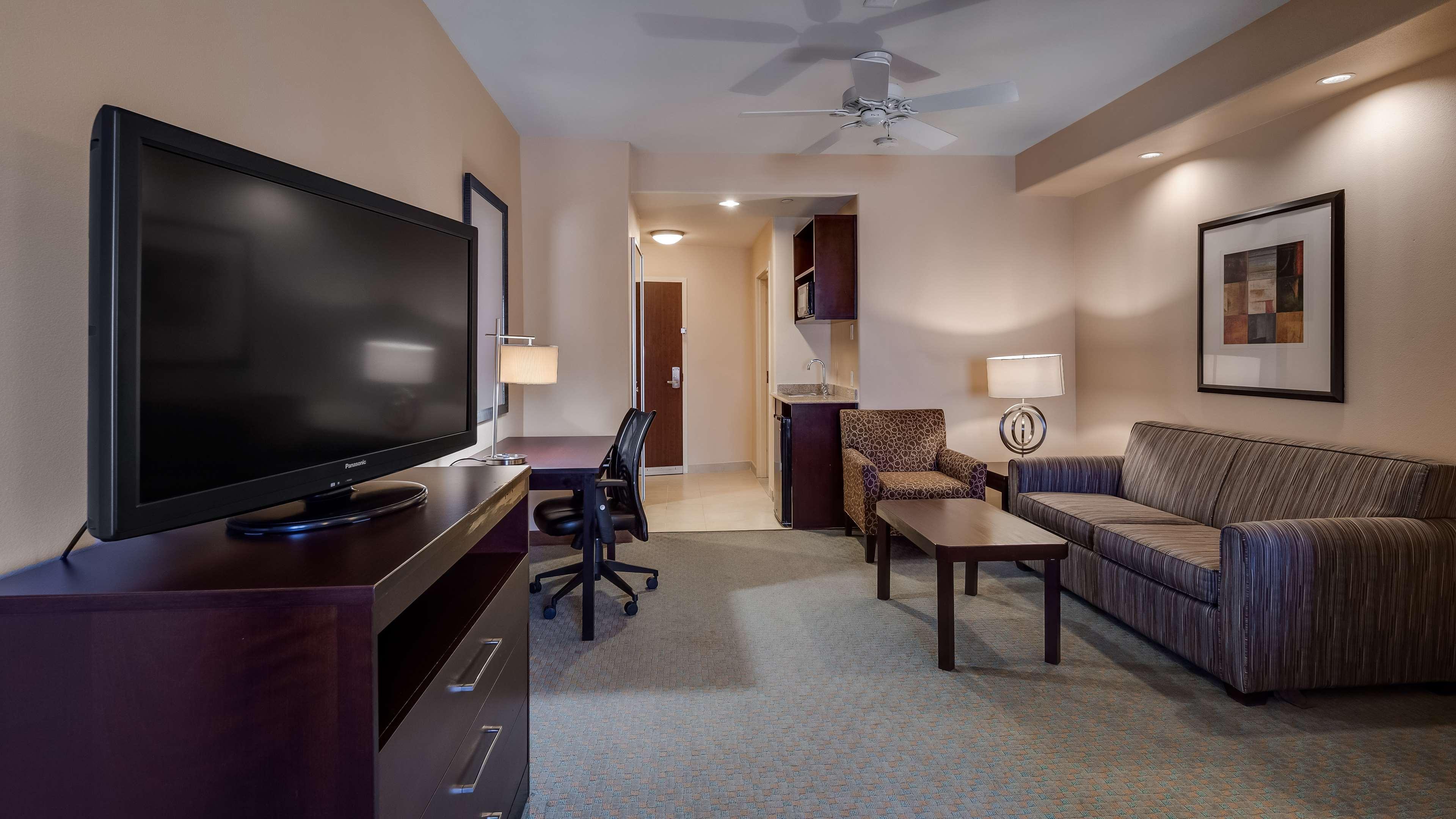 Best Western Plus Midland Suites Buitenkant foto