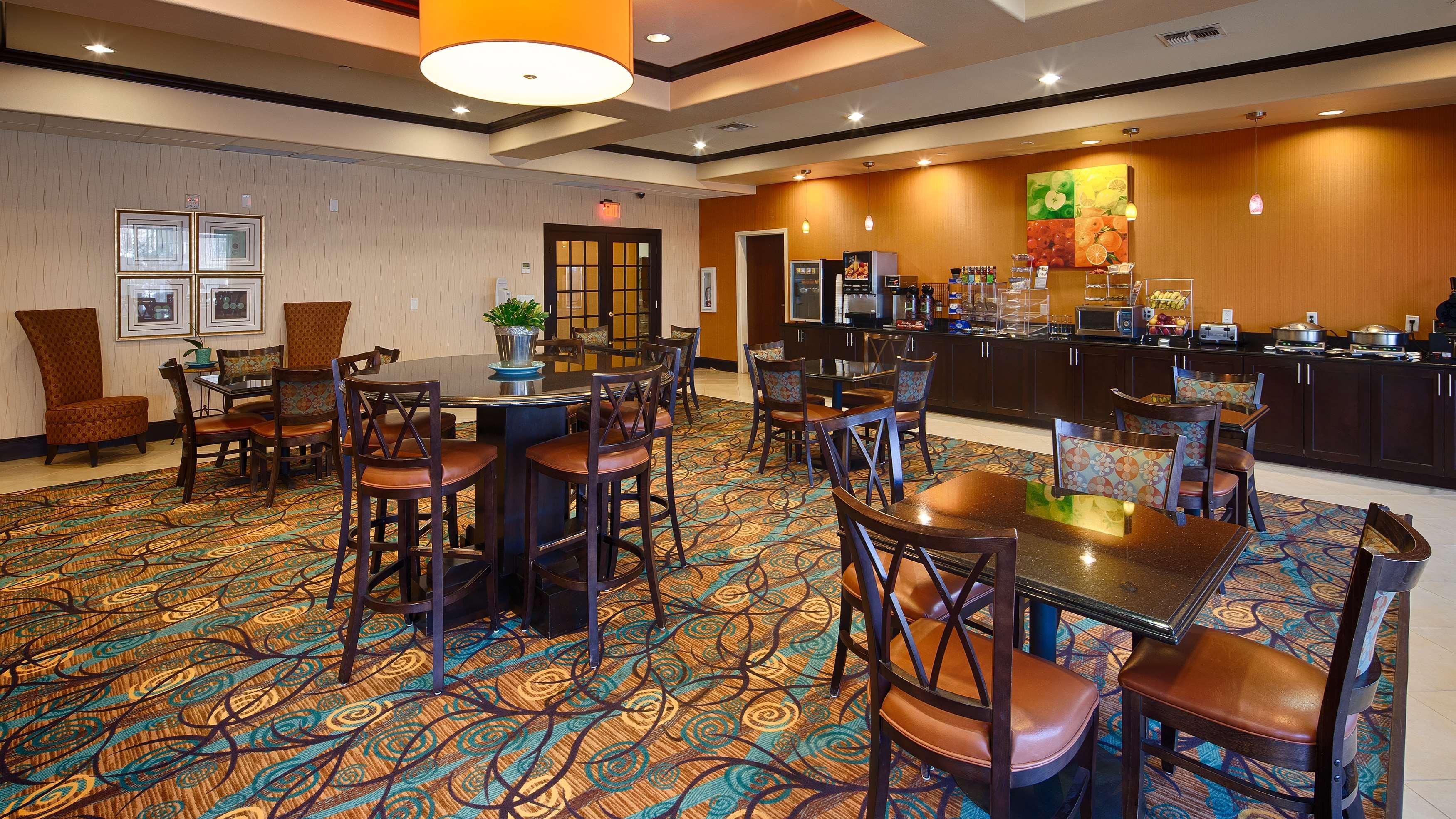 Best Western Plus Midland Suites Buitenkant foto