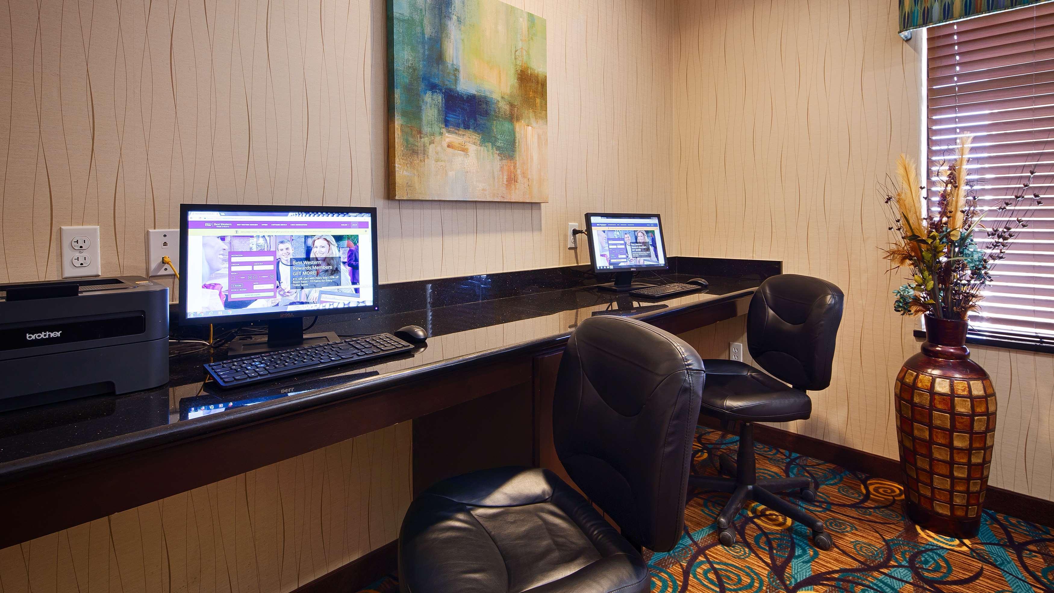 Best Western Plus Midland Suites Buitenkant foto