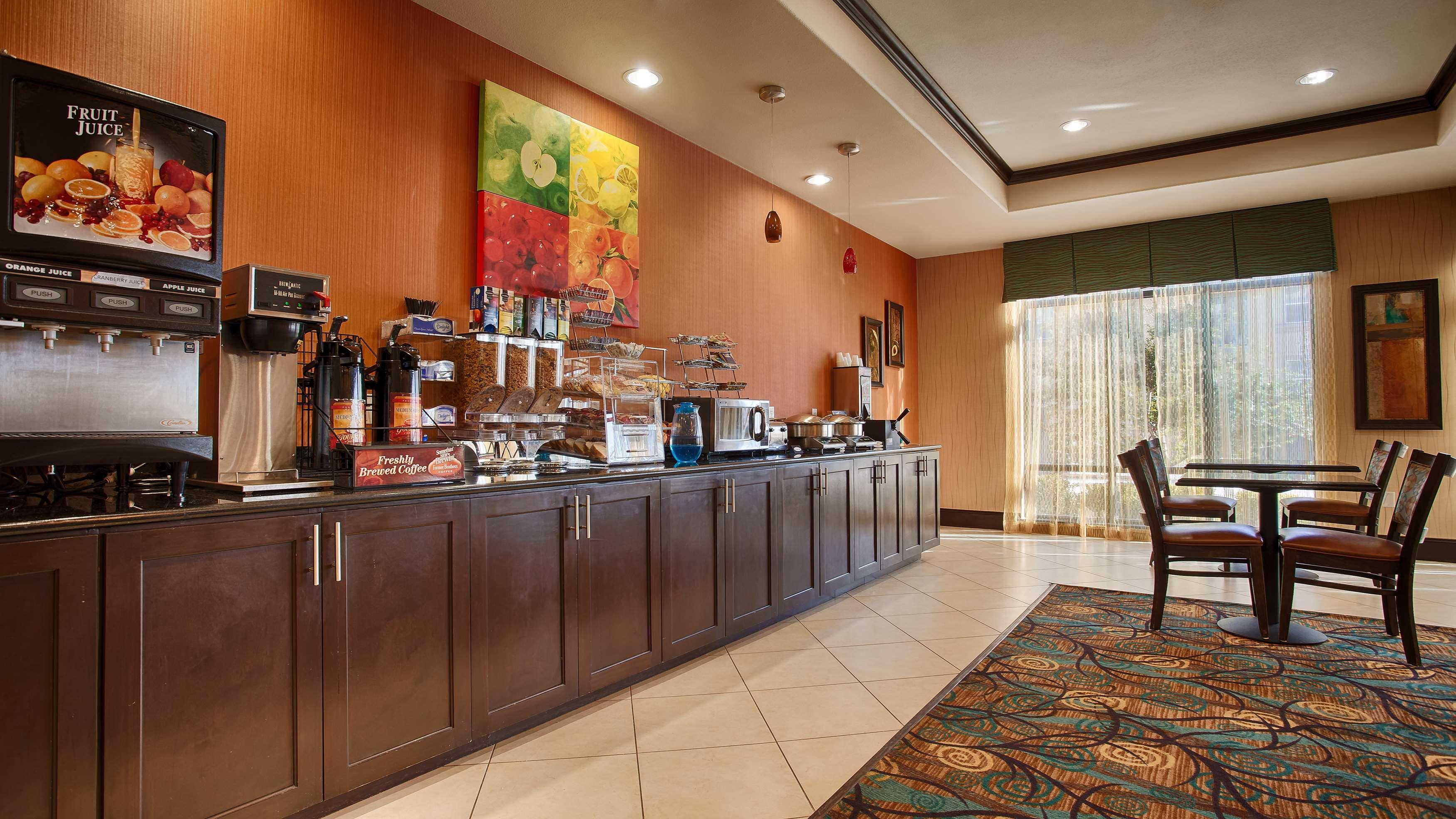 Best Western Plus Midland Suites Buitenkant foto