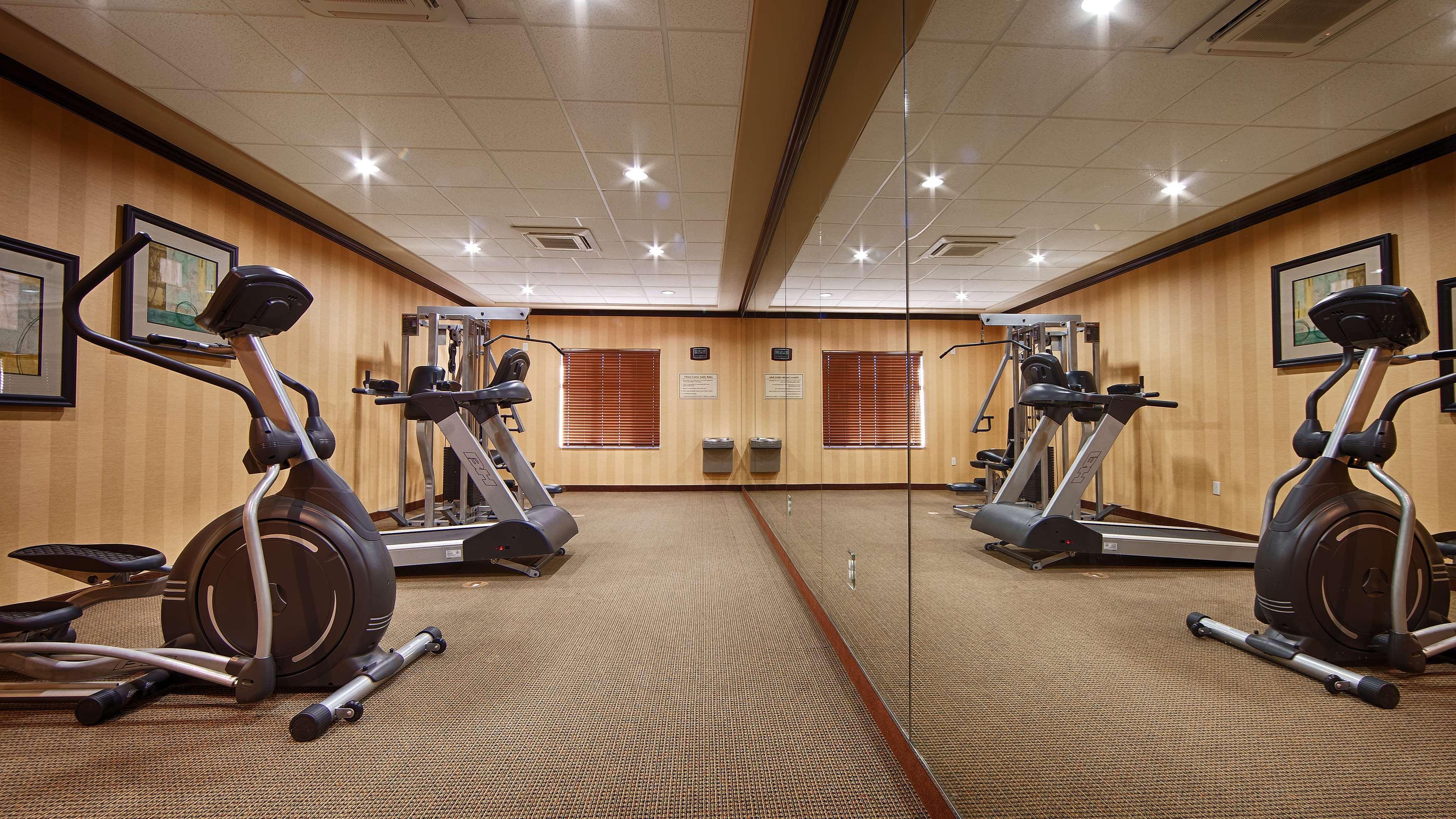 Best Western Plus Midland Suites Buitenkant foto