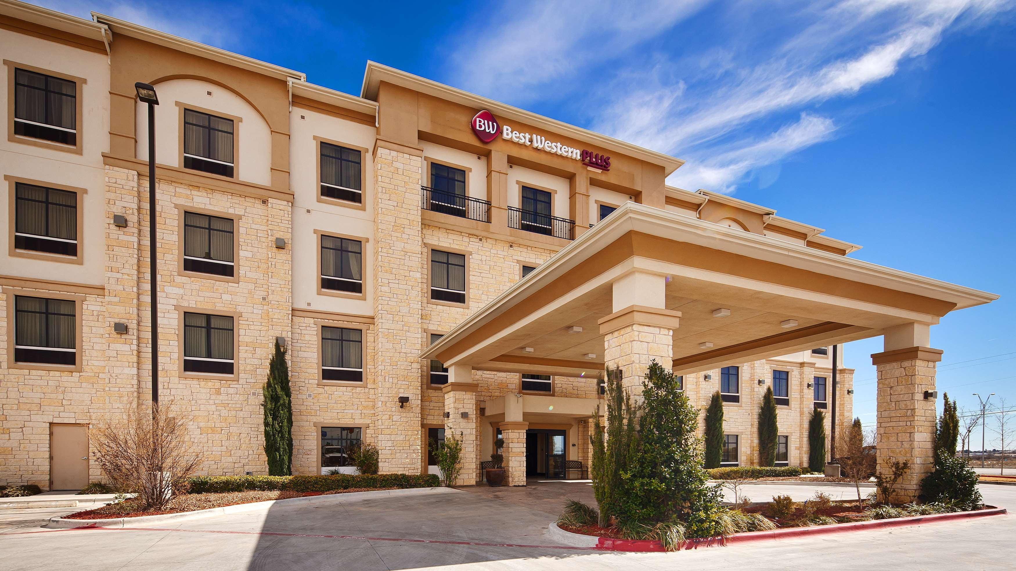 Best Western Plus Midland Suites Buitenkant foto