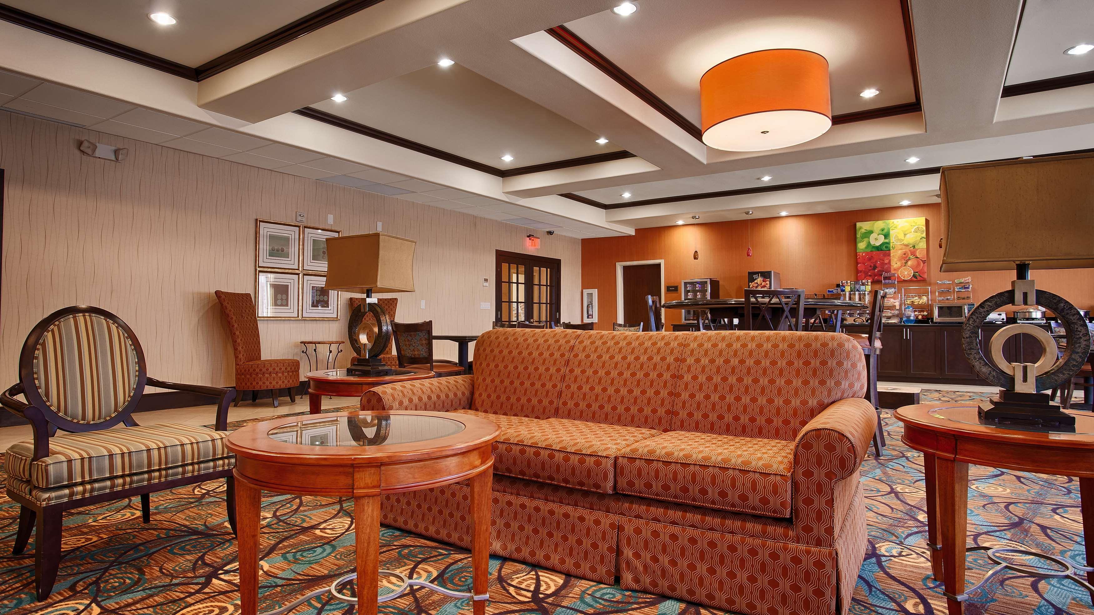 Best Western Plus Midland Suites Buitenkant foto