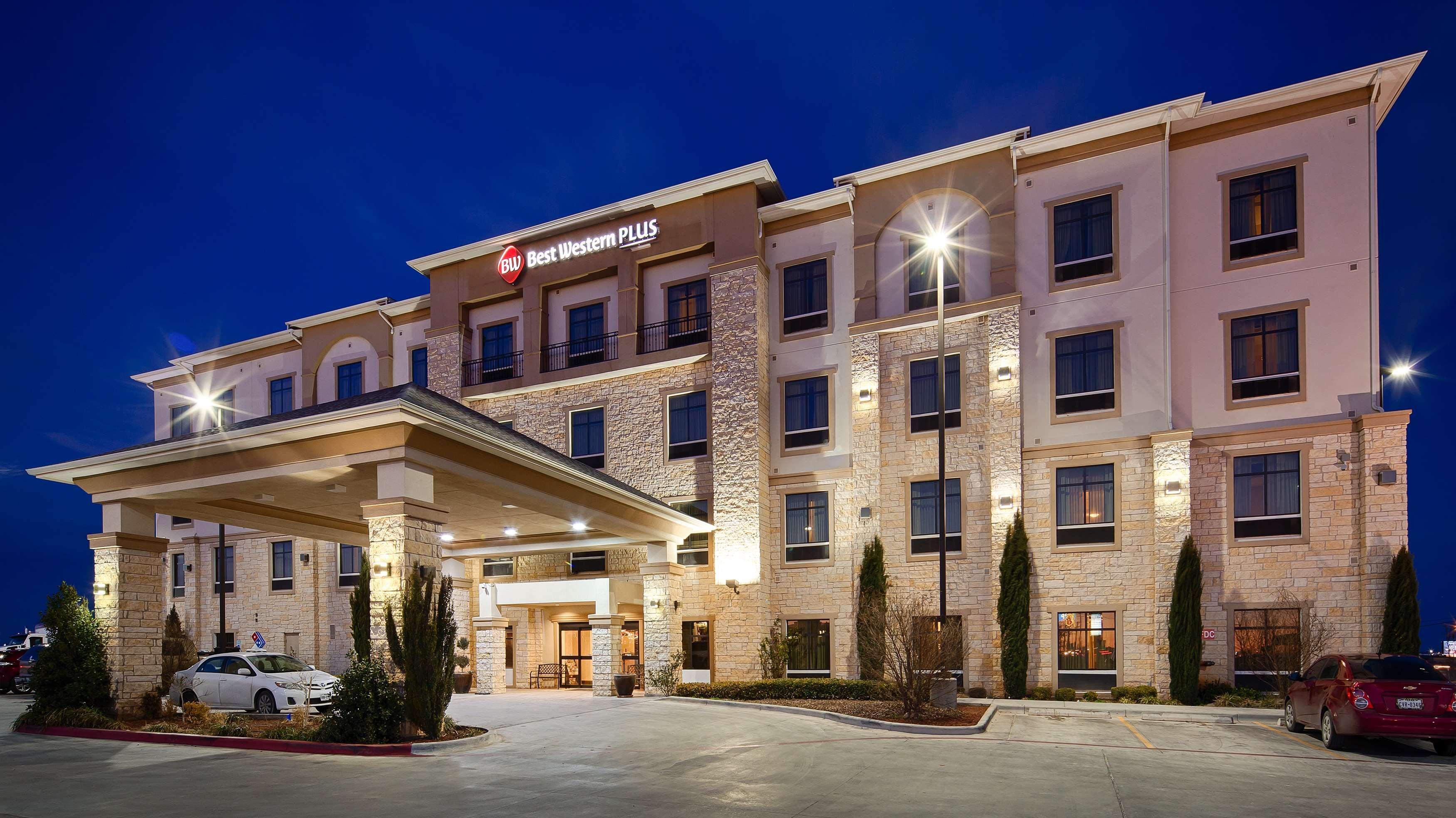 Best Western Plus Midland Suites Buitenkant foto
