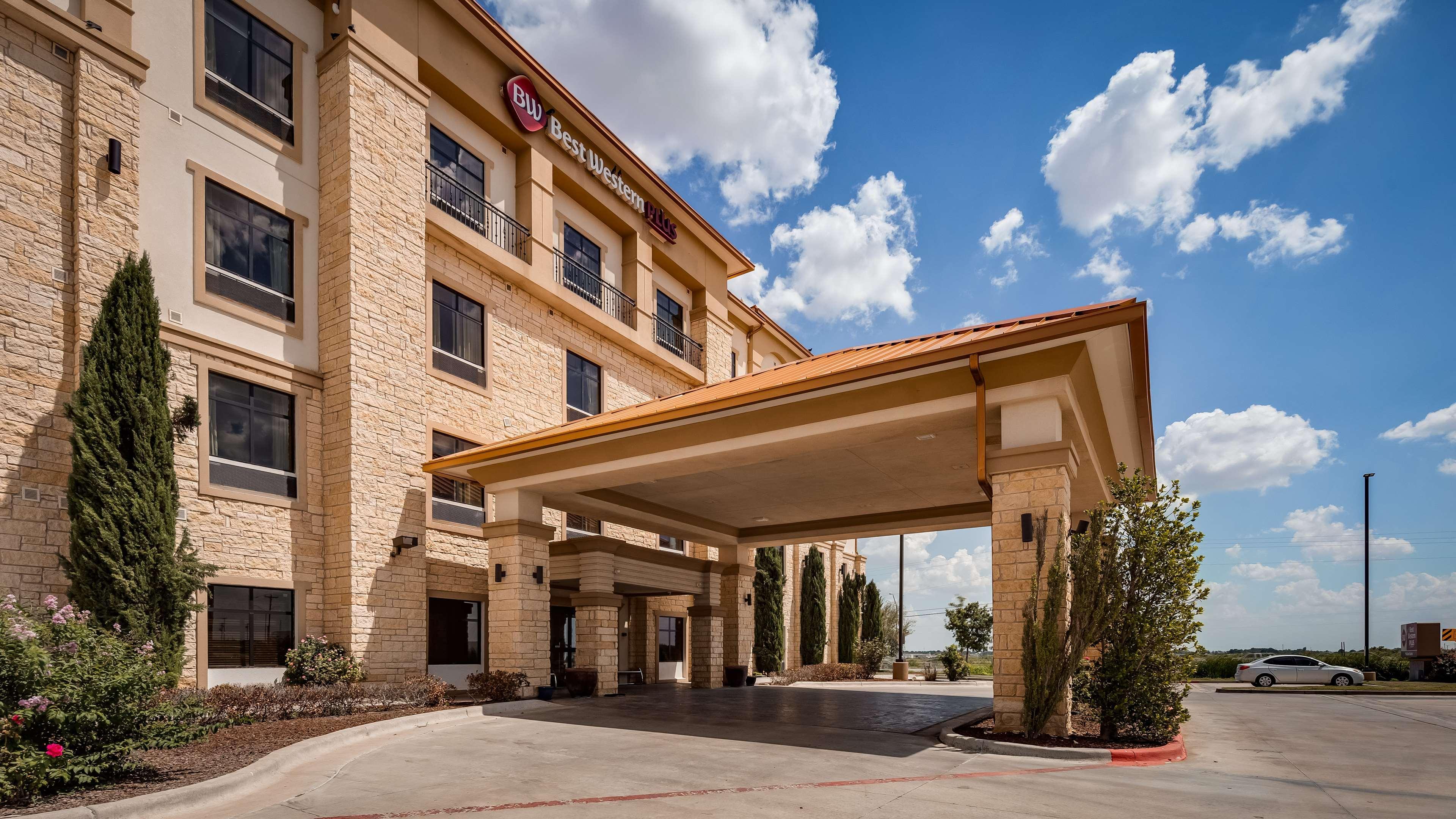 Best Western Plus Midland Suites Buitenkant foto