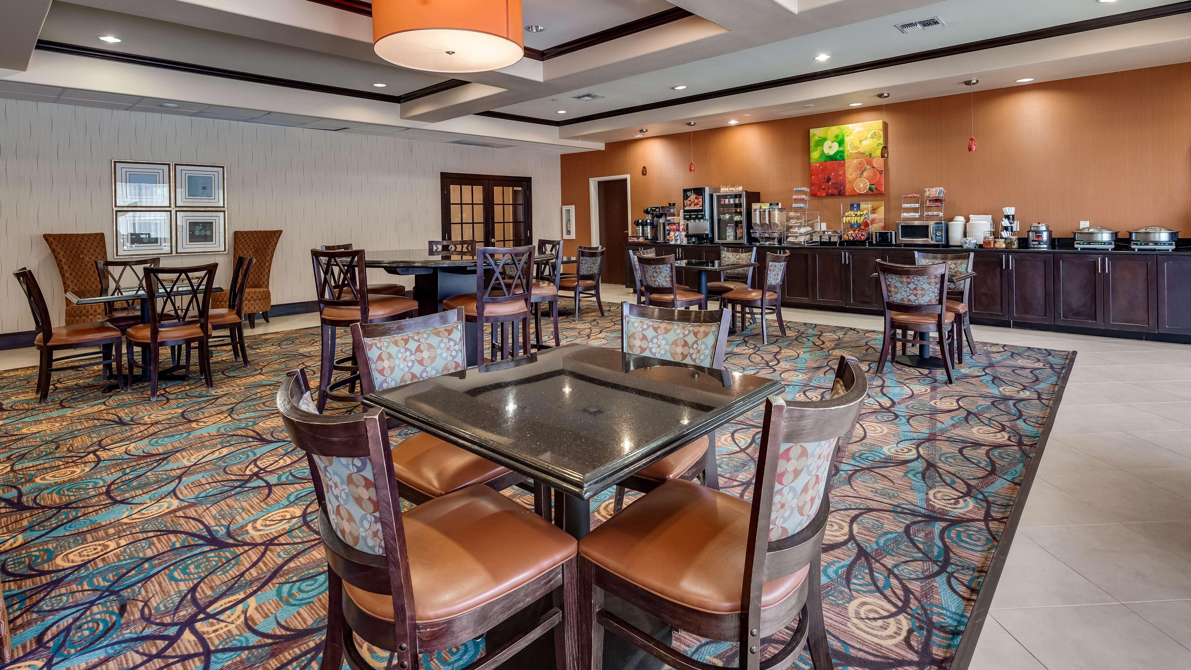 Best Western Plus Midland Suites Buitenkant foto