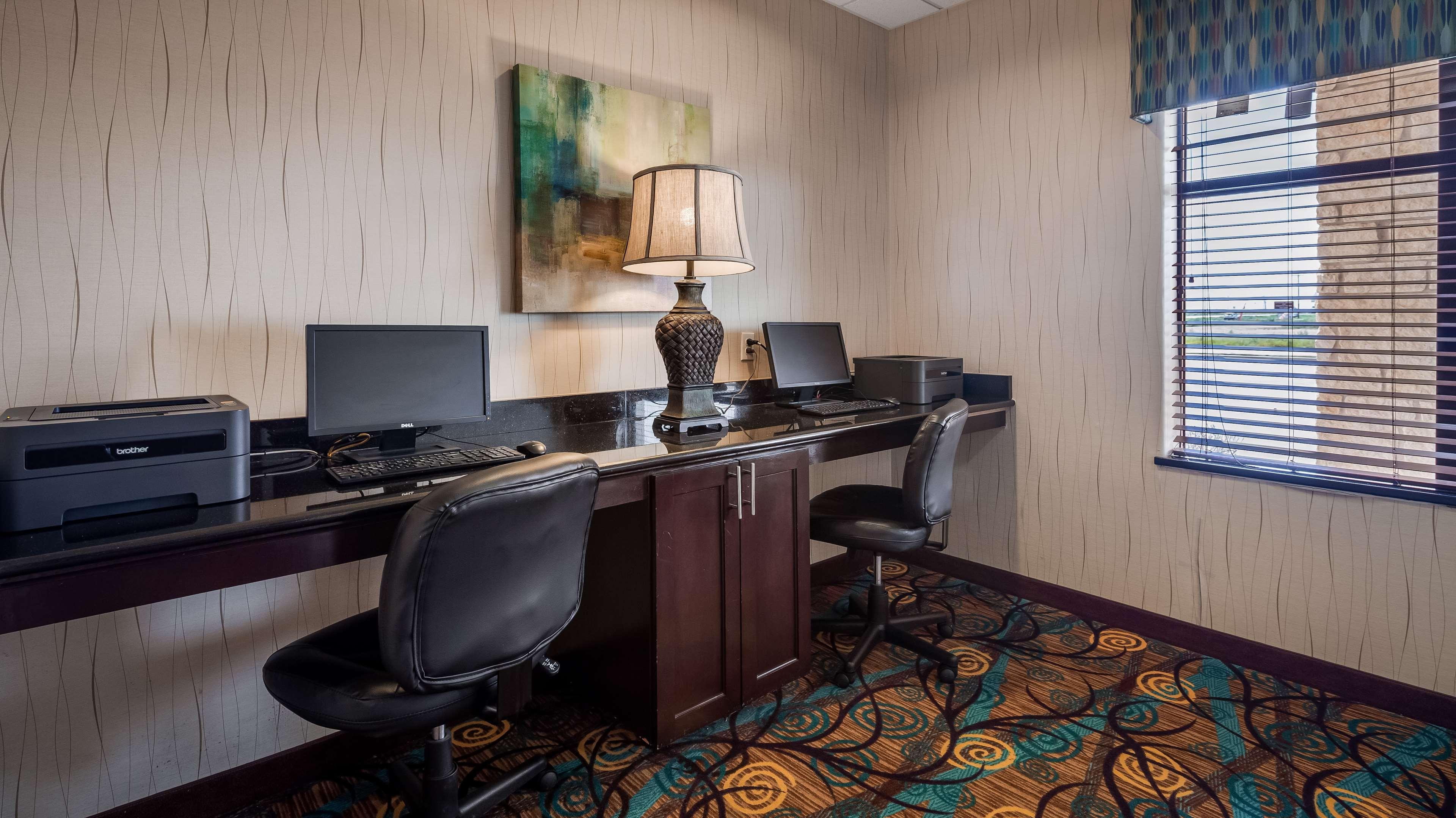 Best Western Plus Midland Suites Buitenkant foto