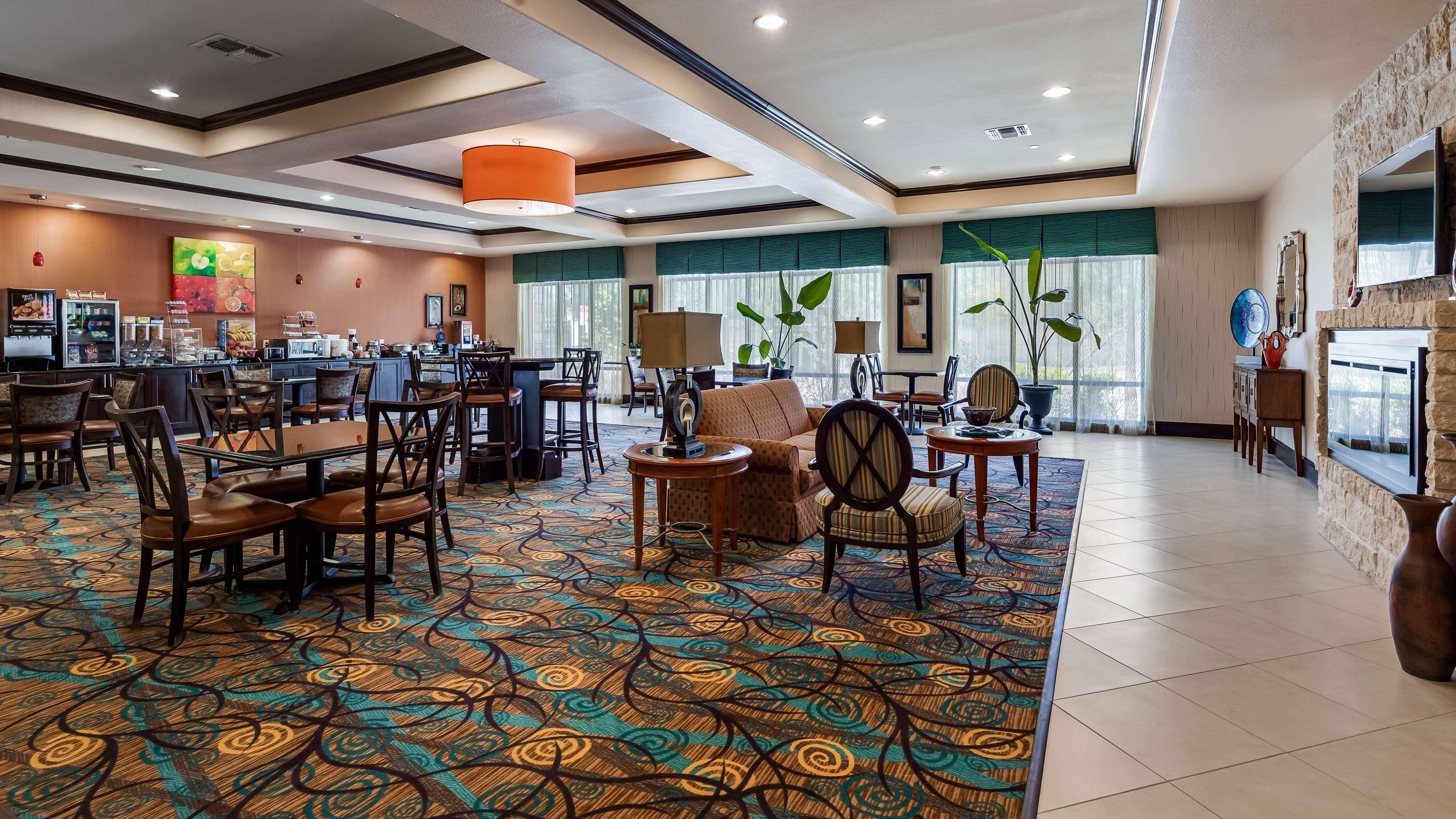Best Western Plus Midland Suites Buitenkant foto